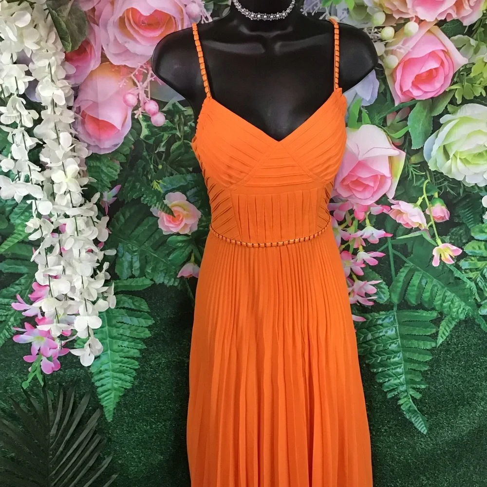Karen Millen Orange chain pleated dress - Picture 14 of 16